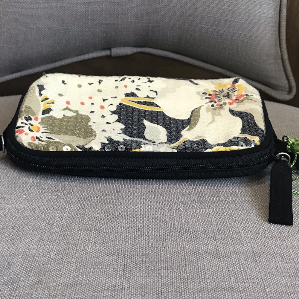 Vera Bradley Dogwood shimmer wristlet - Picture 9 of 16